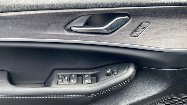 Photo of 2025 Silver Zynith Jeep Grand Cherokee