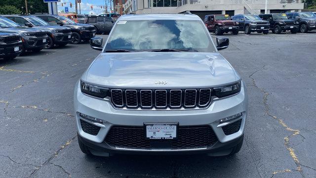 Photo of 2025 Silver Zynith Jeep Grand Cherokee