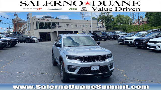 Photo of 2025 Silver Zynith Jeep Grand Cherokee