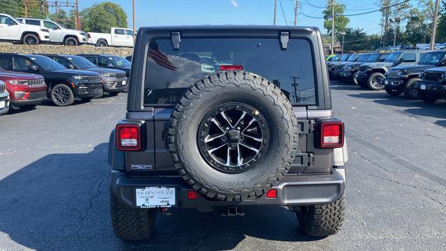 Photo of 2025 Granite Crystal Metallic Clearcoat Jeep Wrangler