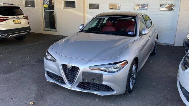 Photo of 2017 Silverstone Gray Metallic Alfa Romeo Giulia