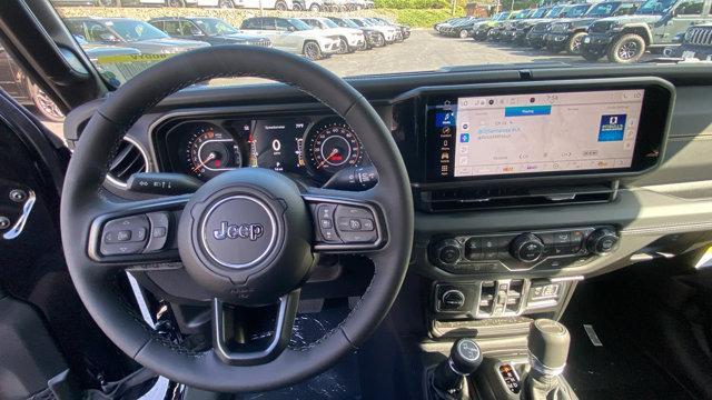 Photo of 2025 Black Clearcoat Jeep Gladiator