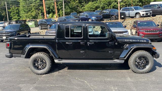 Photo of 2025 Black Clearcoat Jeep Gladiator