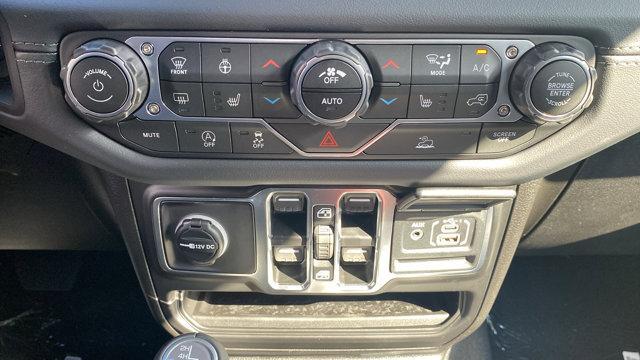 Photo of 2025 Black Clearcoat Jeep Gladiator