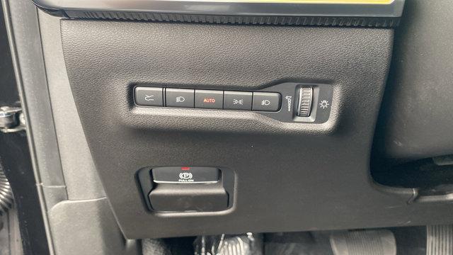 Photo of 2025 Diamond Black Crystal Pearlcoat Jeep Wagoneer S