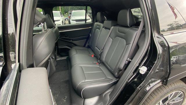 Photo of 2025 Diamond Black Crystal Pearlcoat Jeep Wagoneer S