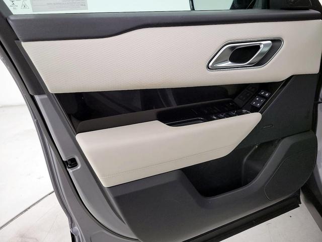 Photo of 2023 Gray Land Rover Range Rover Velar