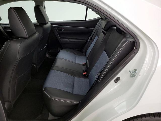 Photo of 2016 White Toyota Corolla