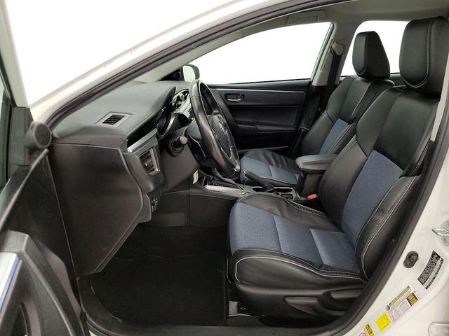 Photo of 2016 White Toyota Corolla