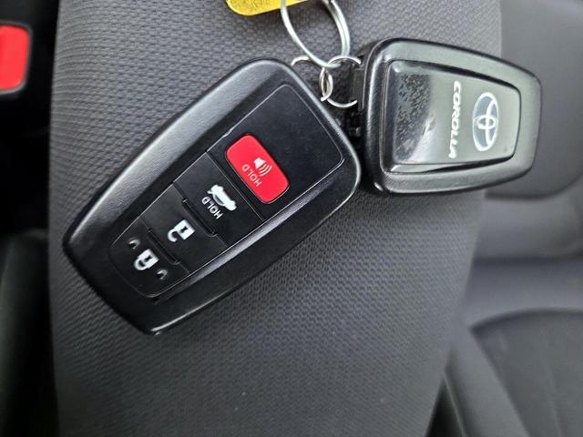Photo of 2021 Blue Toyota Corolla Hybrid