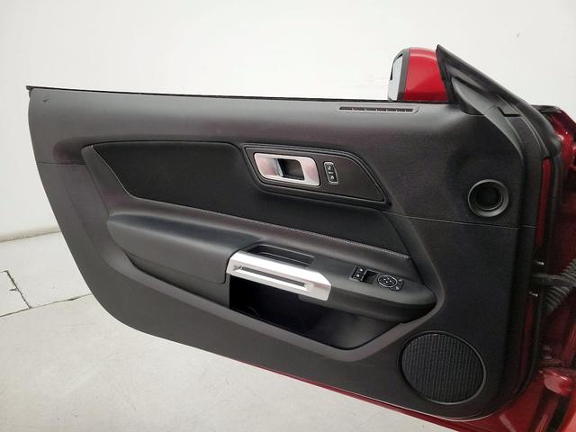 Photo of 2019 Red Ford Mustang