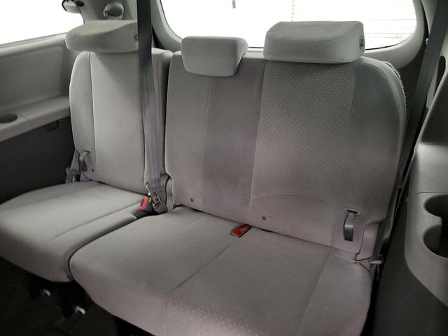 Photo of 2020 White Toyota Sienna