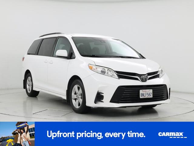 Photo of 2020 White Toyota Sienna