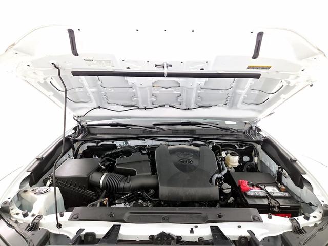 Photo of 2023 White Toyota Tacoma