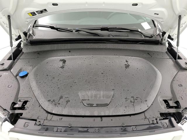 Photo of 2022 White Volvo XC40 Recharge Pure Electric