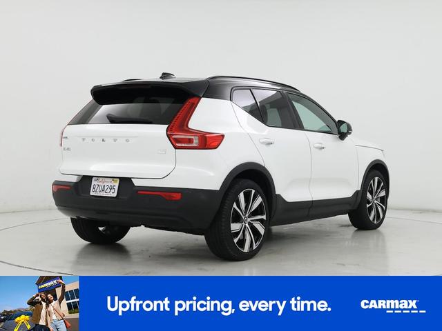 Photo of 2022 White Volvo XC40 Recharge Pure Electric