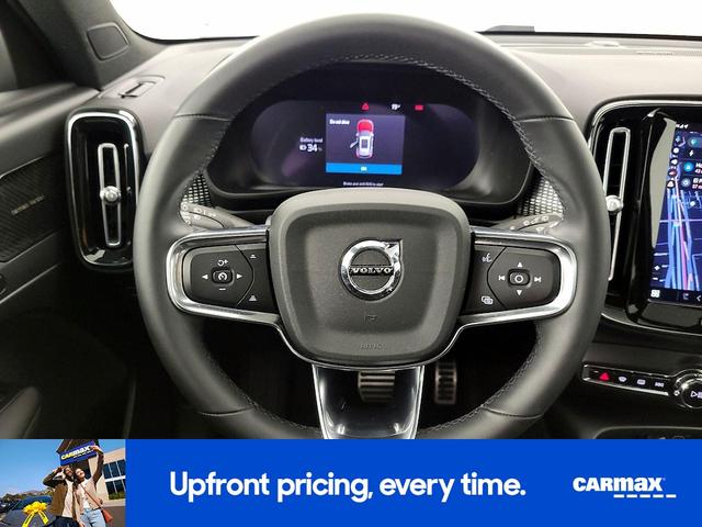 Photo of 2022 White Volvo XC40 Recharge Pure Electric