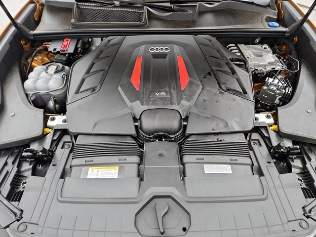 Photo of 2023 Orange Audi SQ8