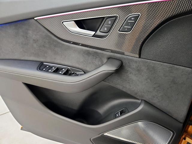 Photo of 2023 Orange Audi SQ8