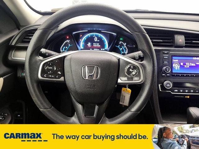 Photo of 2020 White Honda Civic