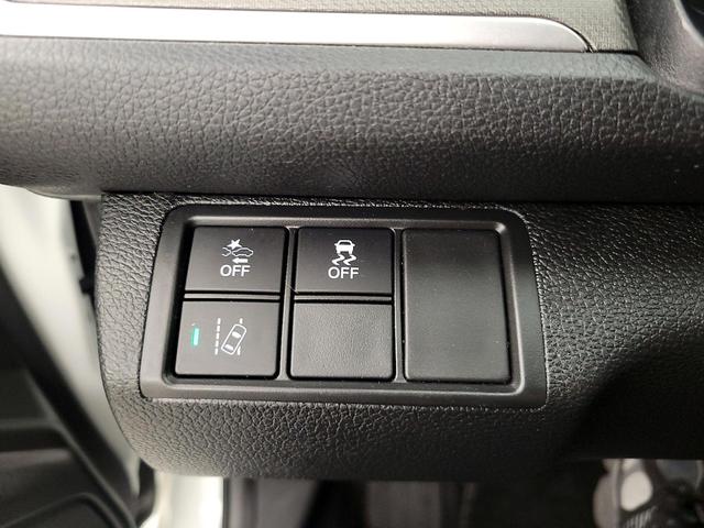 Photo of 2020 White Honda Civic