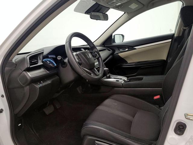 Photo of 2020 White Honda Civic