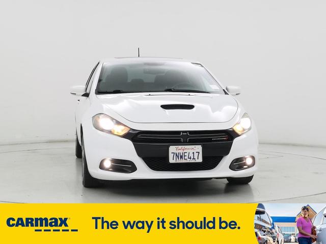 Photo of 2016 White Dodge Dart