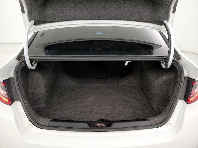 Photo of 2016 White Dodge Dart