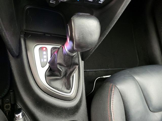Photo of 2016 White Dodge Dart