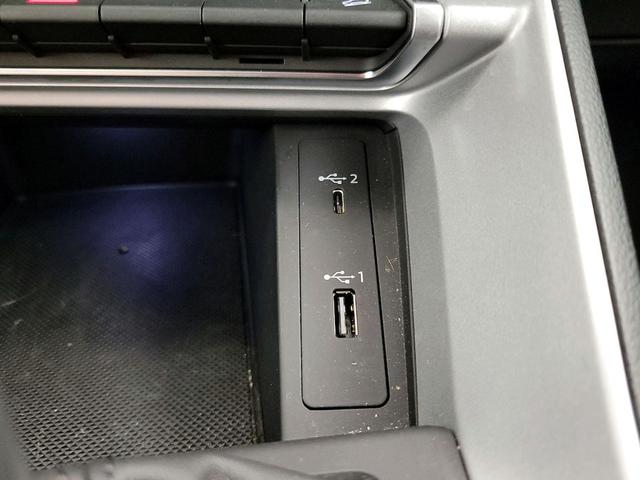 Photo of 2021 White Audi Q3