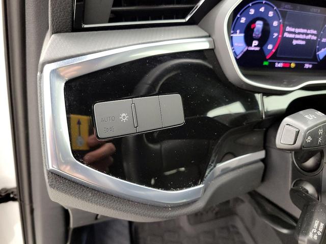 Photo of 2021 White Audi Q3