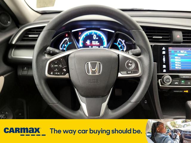 Photo of 2016 White Honda Civic