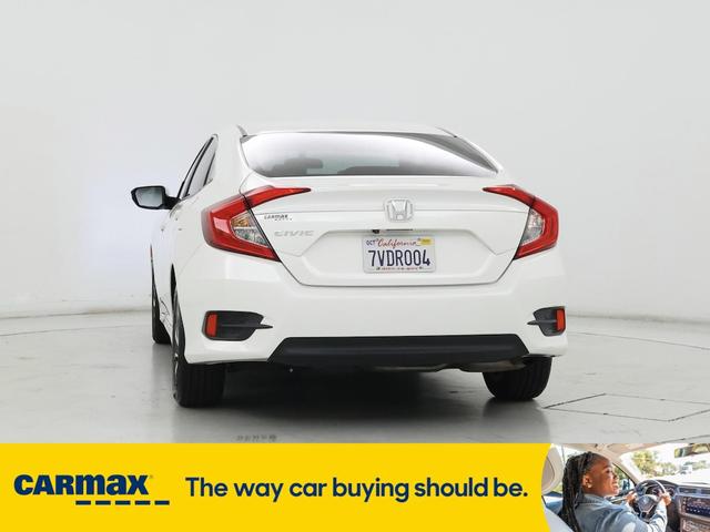 Photo of 2016 White Honda Civic