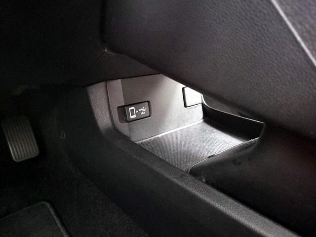 Photo of 2016 White Honda Civic