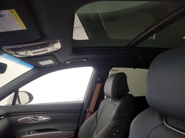 Photo of 2023 White Genesis GV70