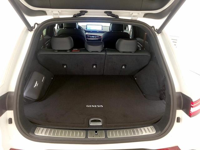 Photo of 2023 White Genesis GV70