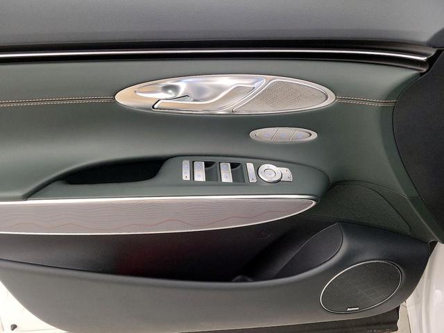 Photo of 2023 White Genesis GV70