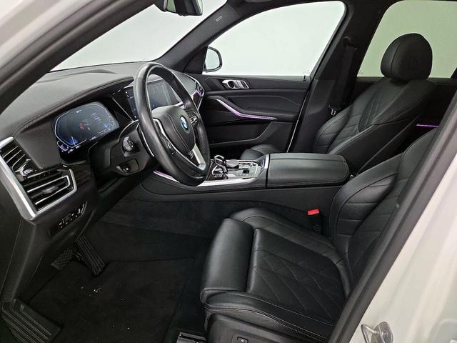 Photo of 2023 White BMW X5 PHEV