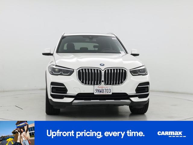 Photo of 2023 White BMW X5 PHEV