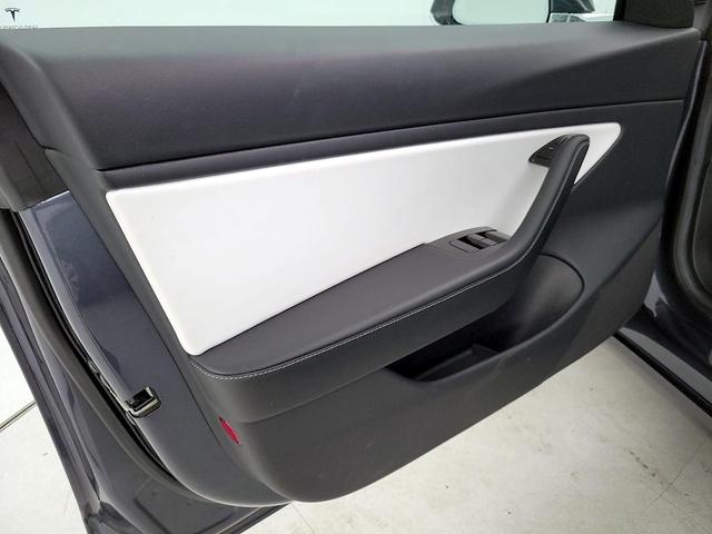 Photo of 2020 Gray Tesla Model 3