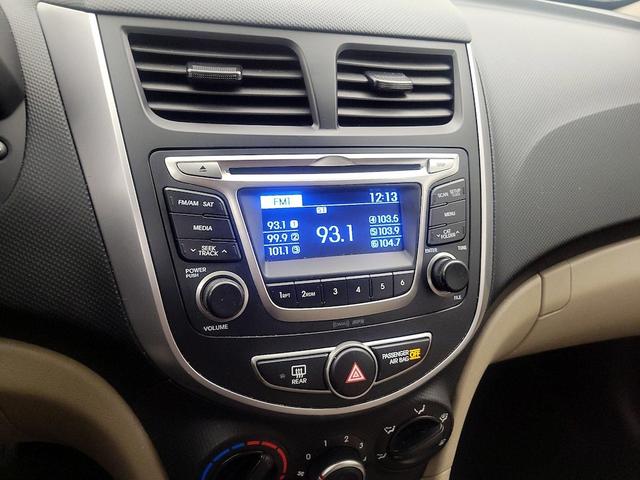 Photo of 2017 White Hyundai Accent