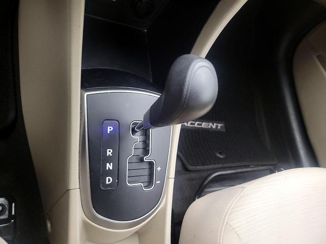 Photo of 2017 White Hyundai Accent