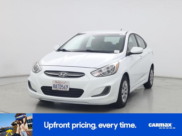 Photo of 2017 White Hyundai Accent