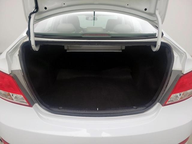 Photo of 2017 White Hyundai Accent