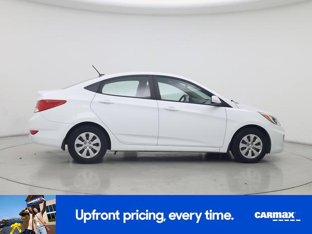 Photo of 2017 White Hyundai Accent