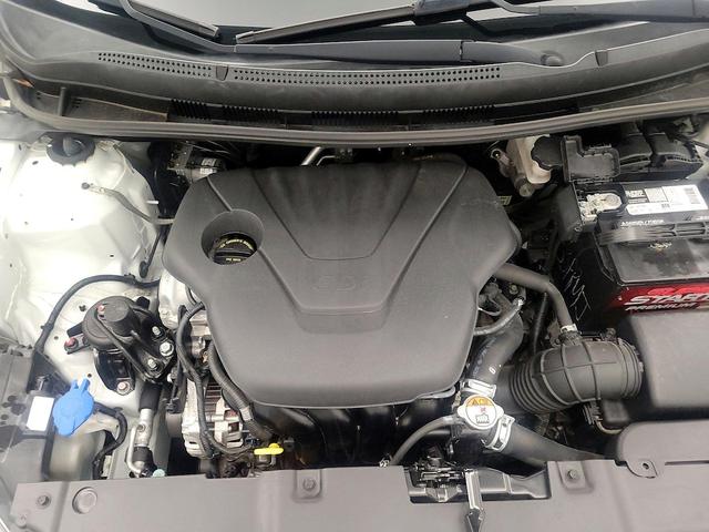 Photo of 2017 White Hyundai Accent