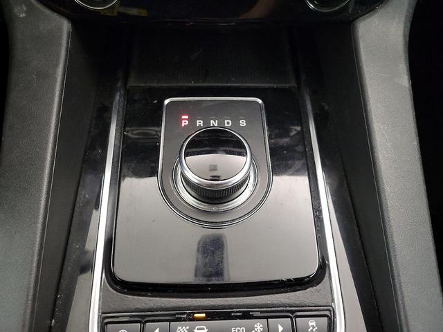 Photo of 2019 Black Jaguar F-PACE