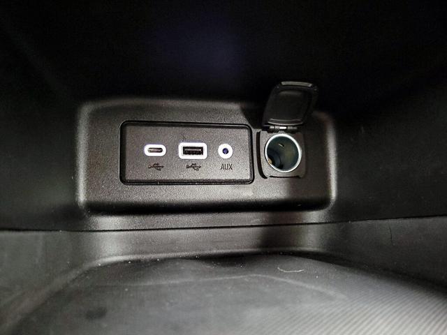 Photo of 2022 White Chevrolet Equinox