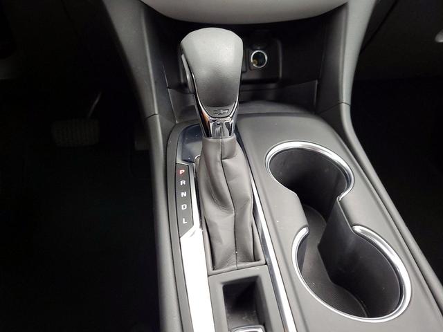 Photo of 2022 White Chevrolet Equinox
