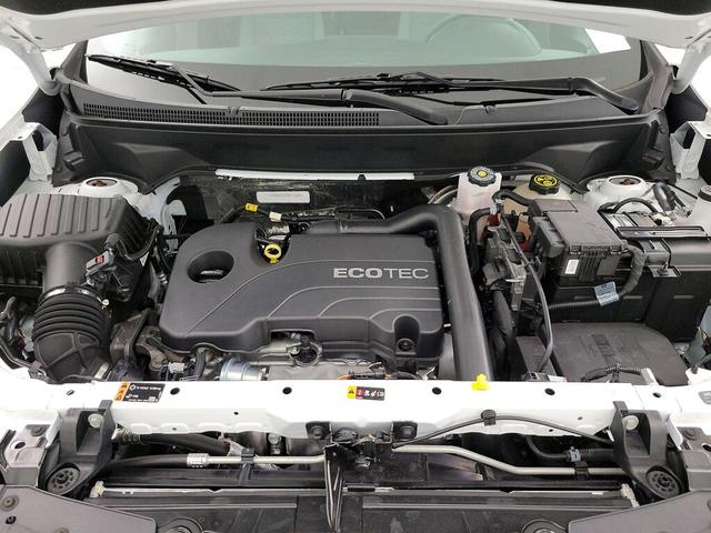 Photo of 2022 White Chevrolet Equinox